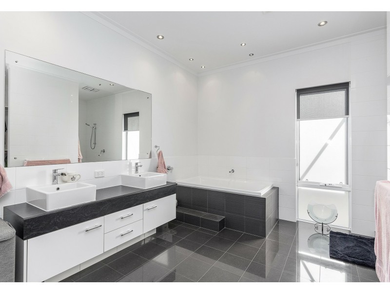 34 Beachside Drive, Burns Beach WA 6028