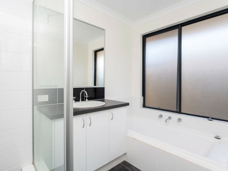 52 Jerrail Street, Yanchep WA 6035