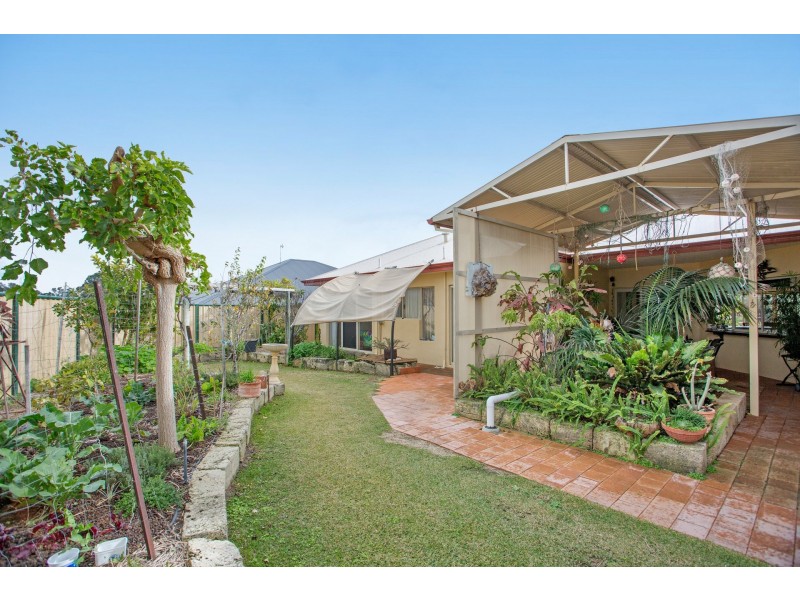 12 Benbulben Rise, Yanchep WA 6035