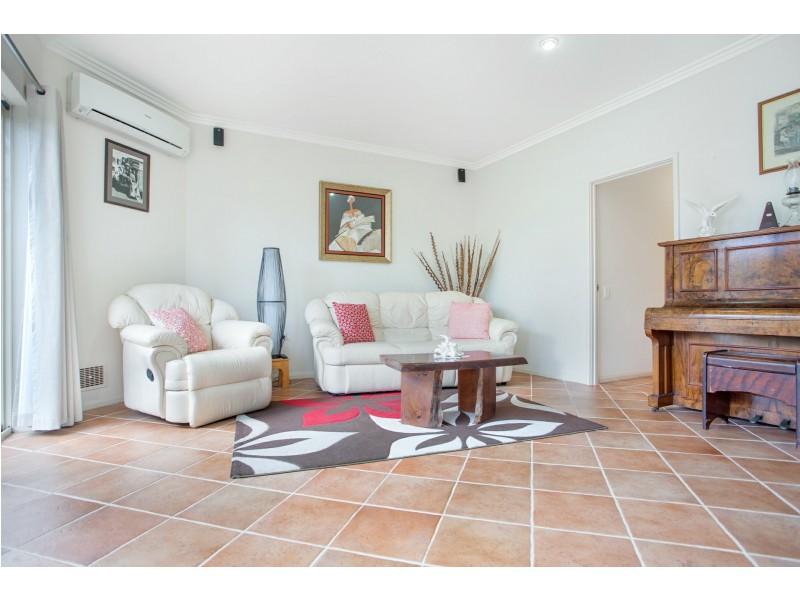 12 Benbulben Rise, Yanchep WA 6035