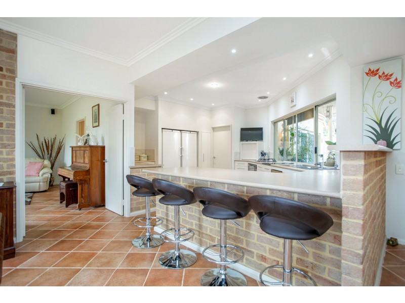 12 Benbulben Rise, Yanchep WA 6035