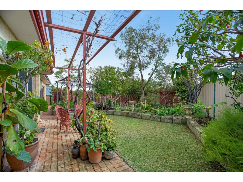 12 Benbulben Rise, Yanchep WA 6035