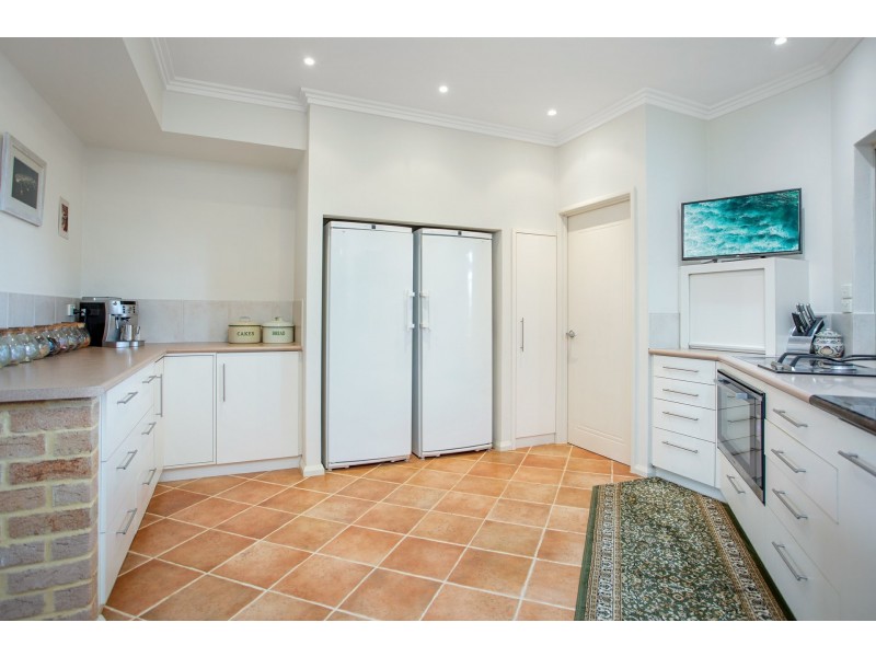 12 Benbulben Rise, Yanchep WA 6035