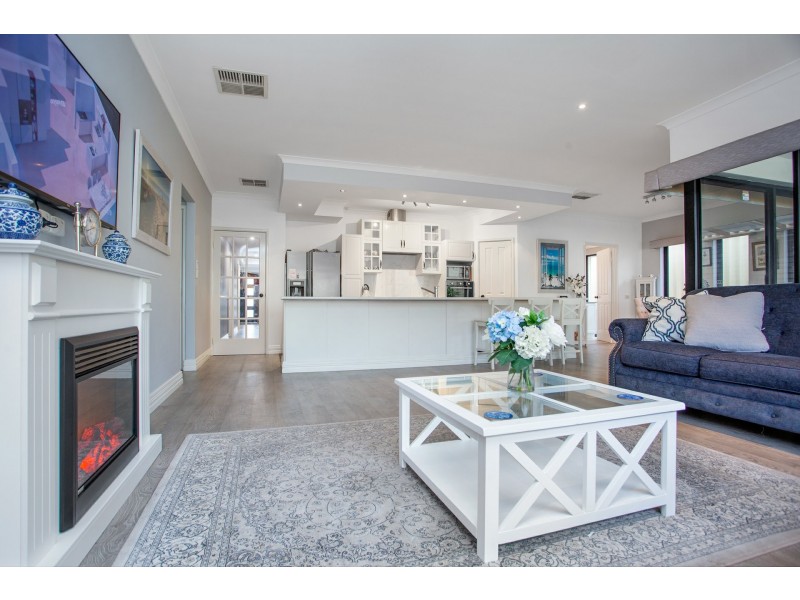 14 Clitheroe Way, Butler WA 6036