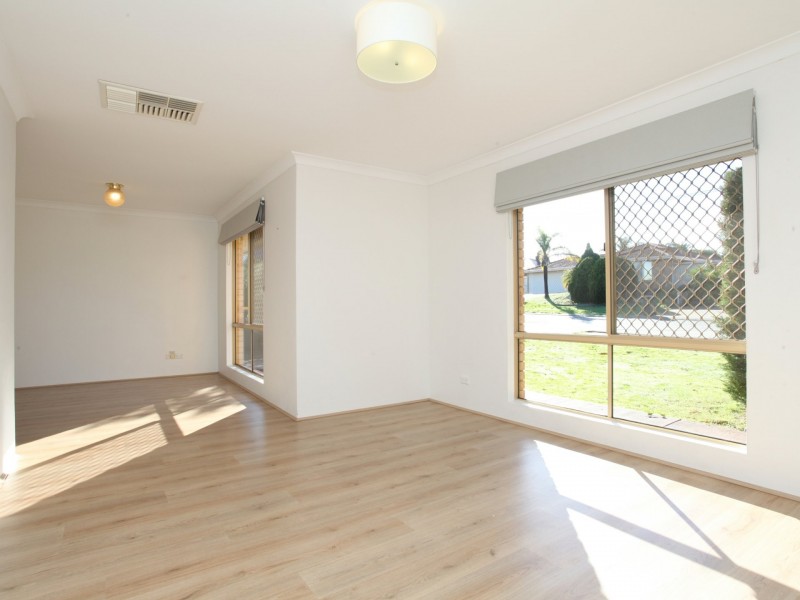 7 Meadow Place, Hocking WA 6065