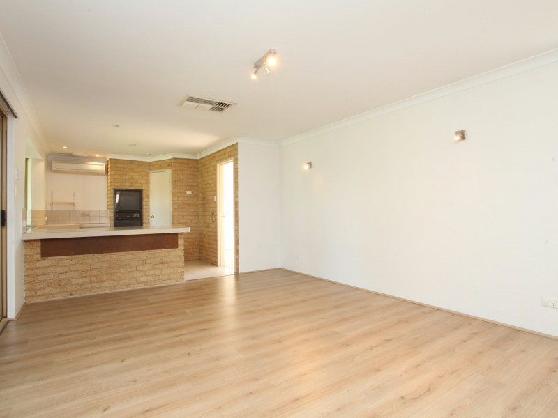 7 Meadow Place, Hocking WA 6065