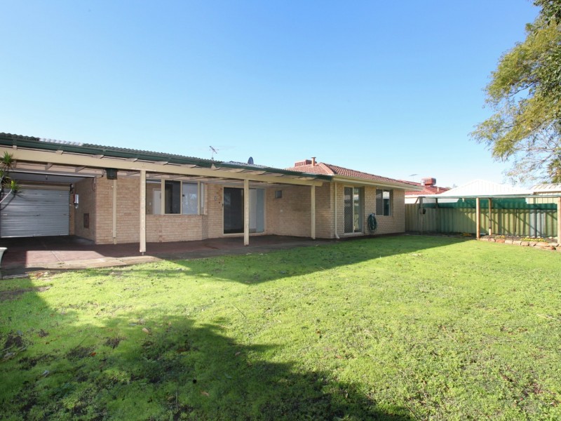 7 Meadow Place, Hocking WA 6065