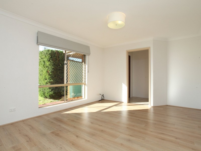 7 Meadow Place, Hocking WA 6065