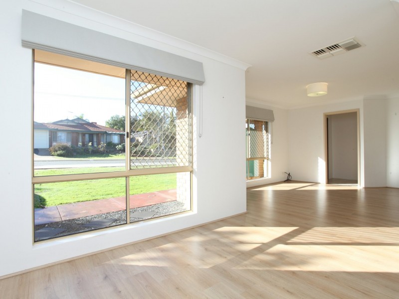 7 Meadow Place, Hocking WA 6065