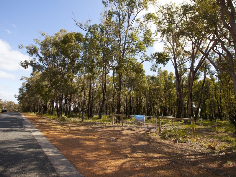 125 Princess Road, Mount Helena WA 6082