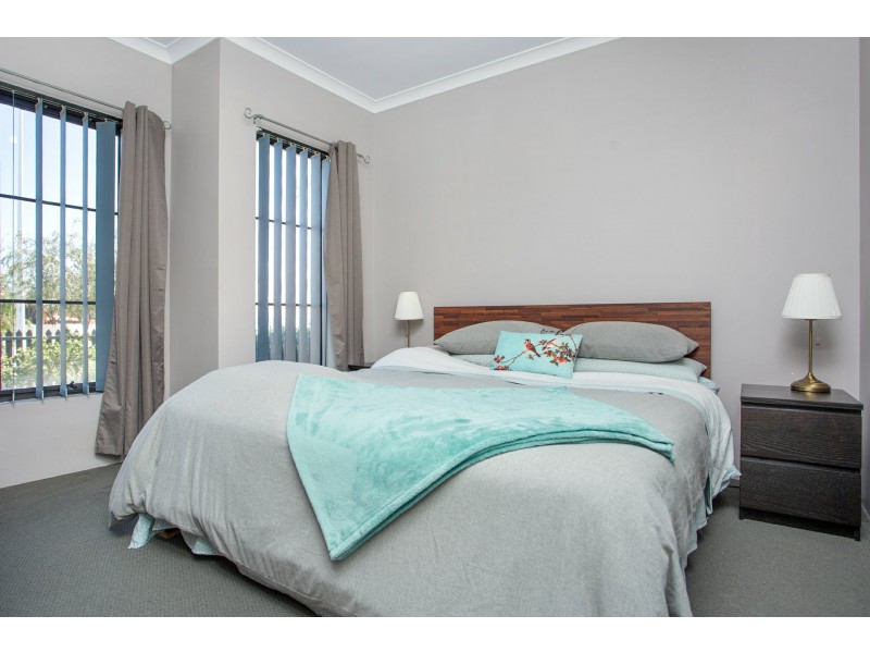 18 Trethowan Promenade, Alkimos WA 6038