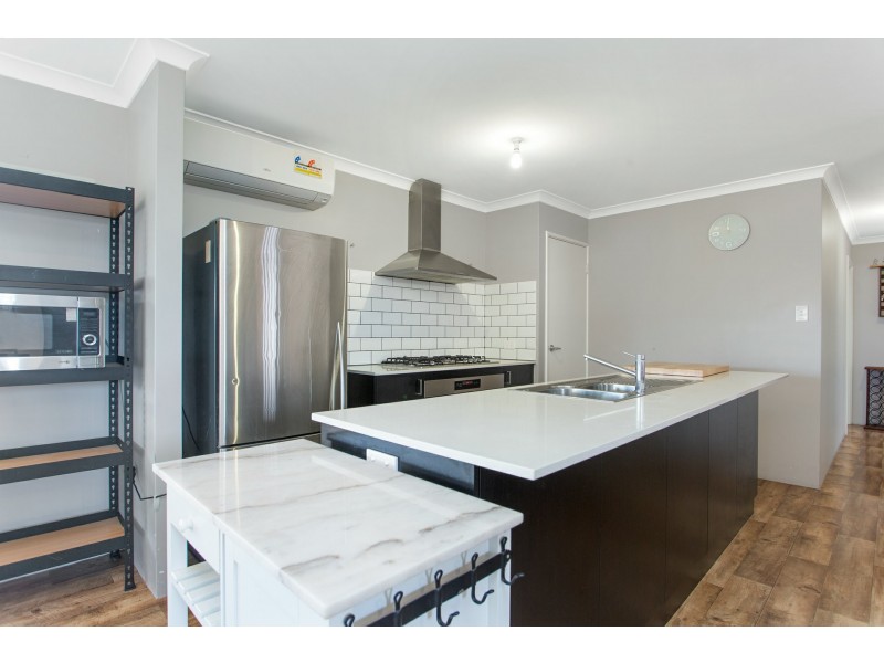 18 Trethowan Promenade, Alkimos WA 6038