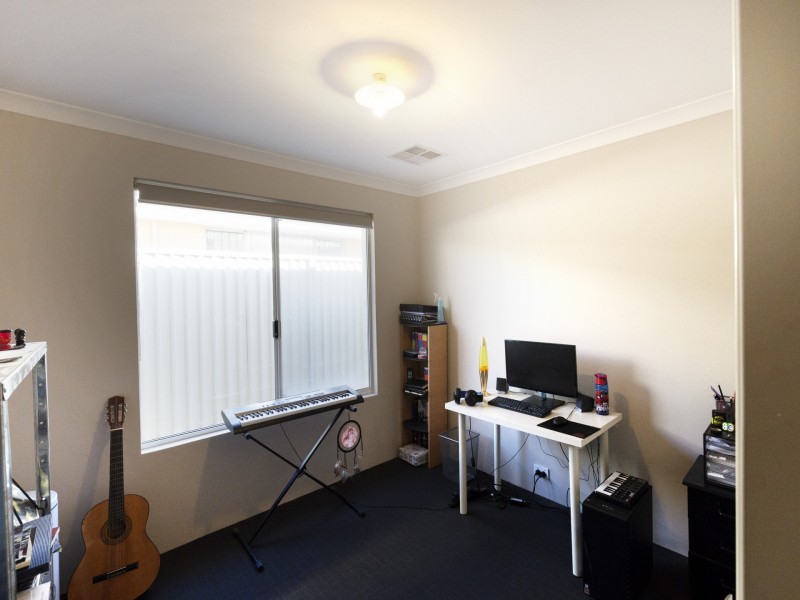 4 Rock Way, Alkimos WA 6038