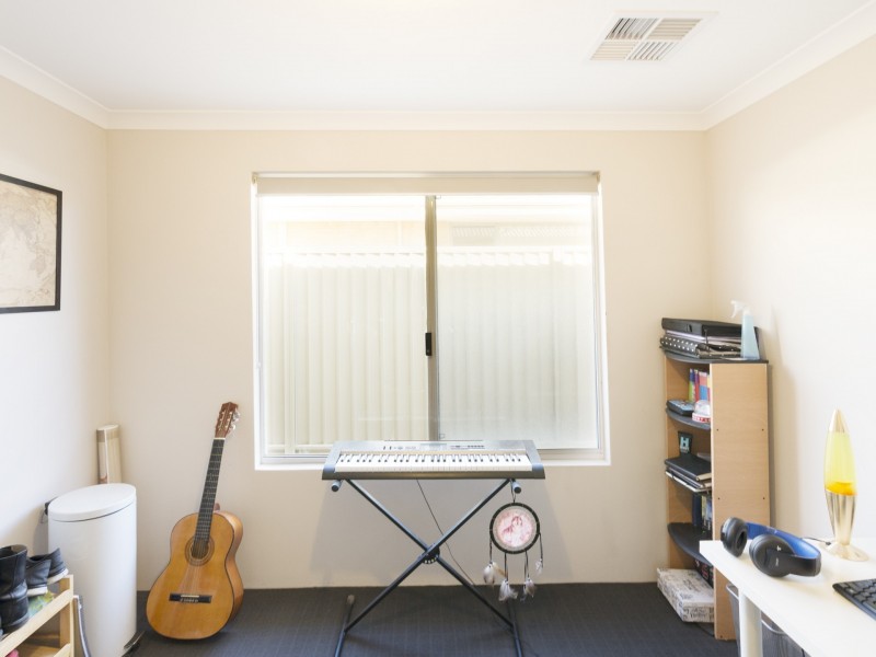 4 Rock Way, Alkimos WA 6038