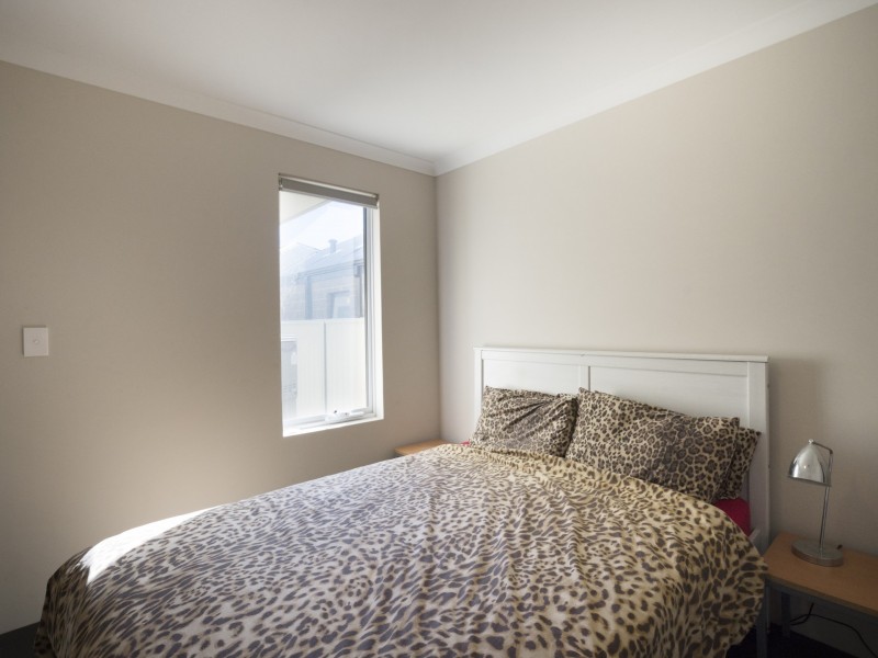 4 Rock Way, Alkimos WA 6038