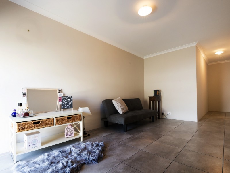 4 Rock Way, Alkimos WA 6038