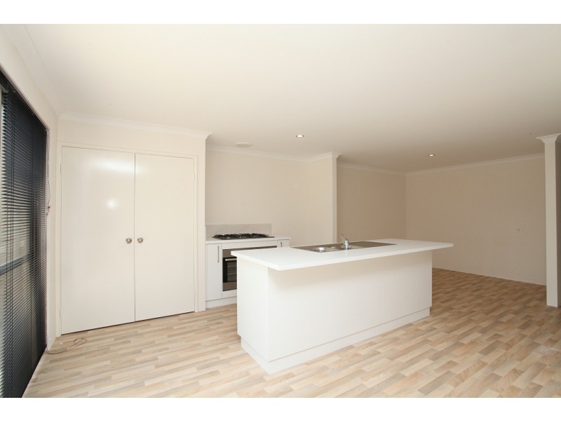 32 Equinox Avenue, Eglinton WA 6034