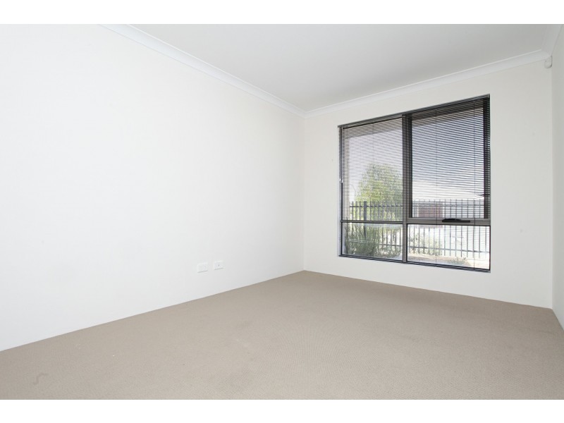 32 Equinox Avenue, Eglinton WA 6034