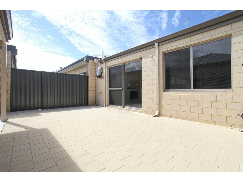 32 Equinox Avenue, Eglinton WA 6034