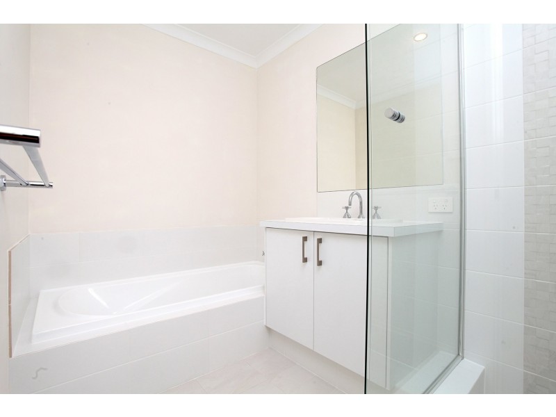 32 Equinox Avenue, Eglinton WA 6034