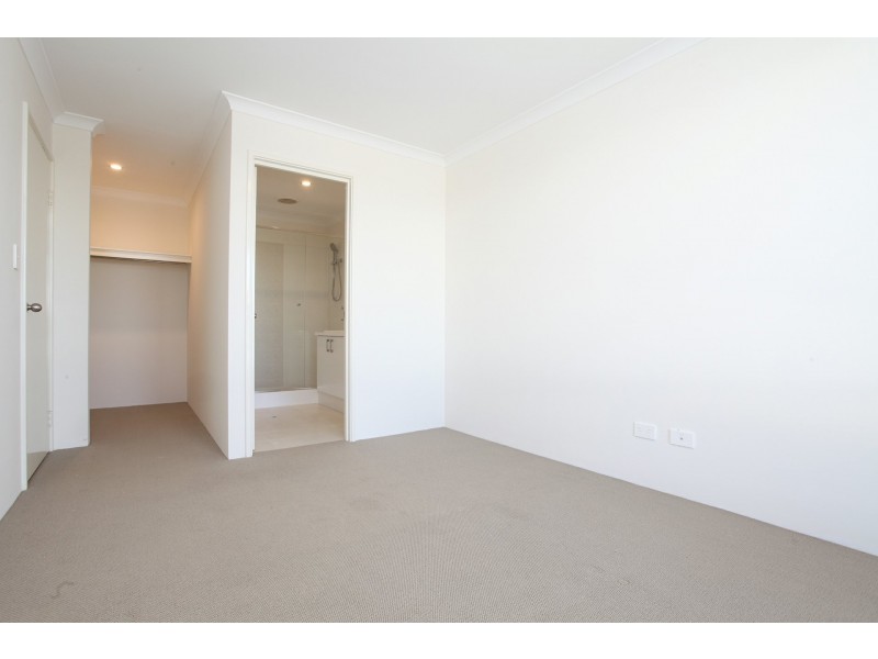 32 Equinox Avenue, Eglinton WA 6034