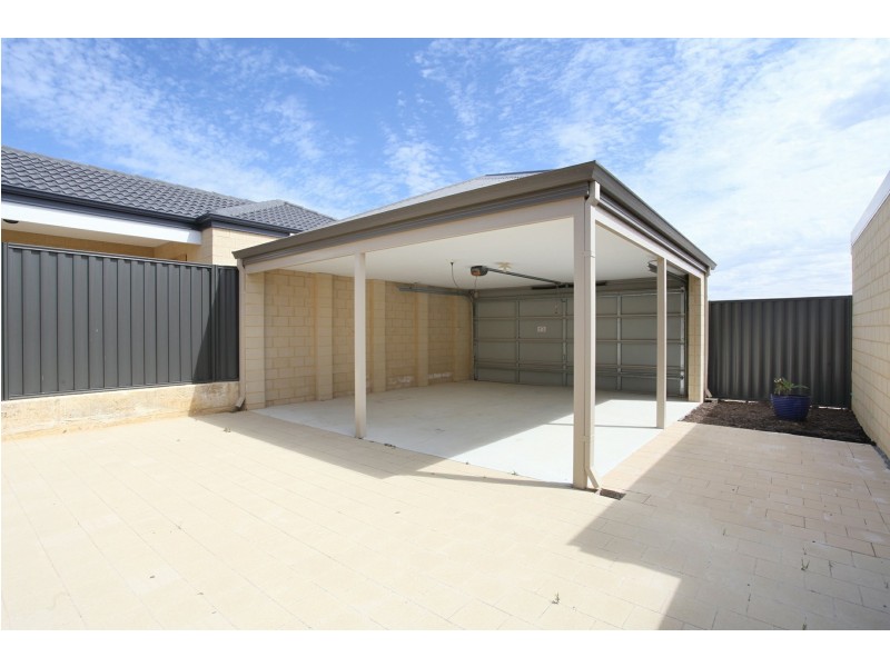 32 Equinox Avenue, Eglinton WA 6034