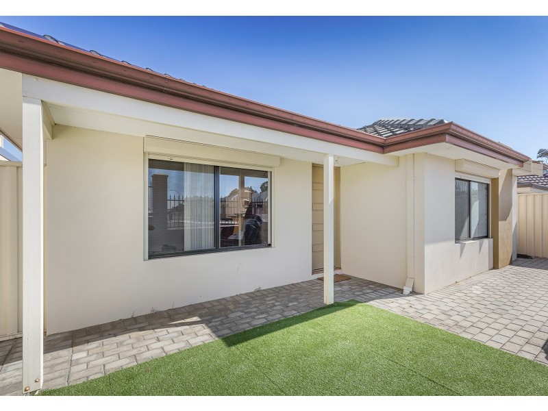 27 Fairvale Bend, Madeley WA 6065