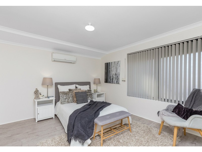 27 Fairvale Bend, Madeley WA 6065