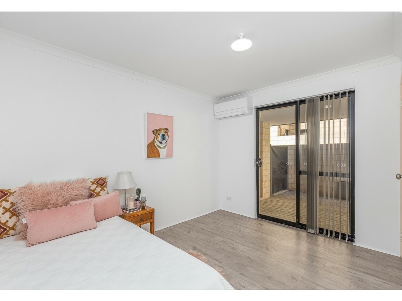 27 Fairvale Bend, Madeley WA 6065