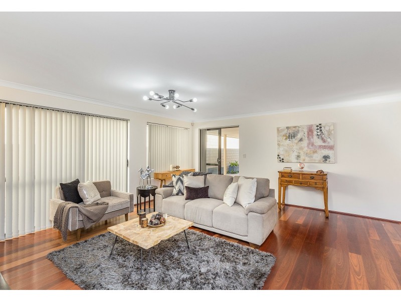 27 Fairvale Bend, Madeley WA 6065
