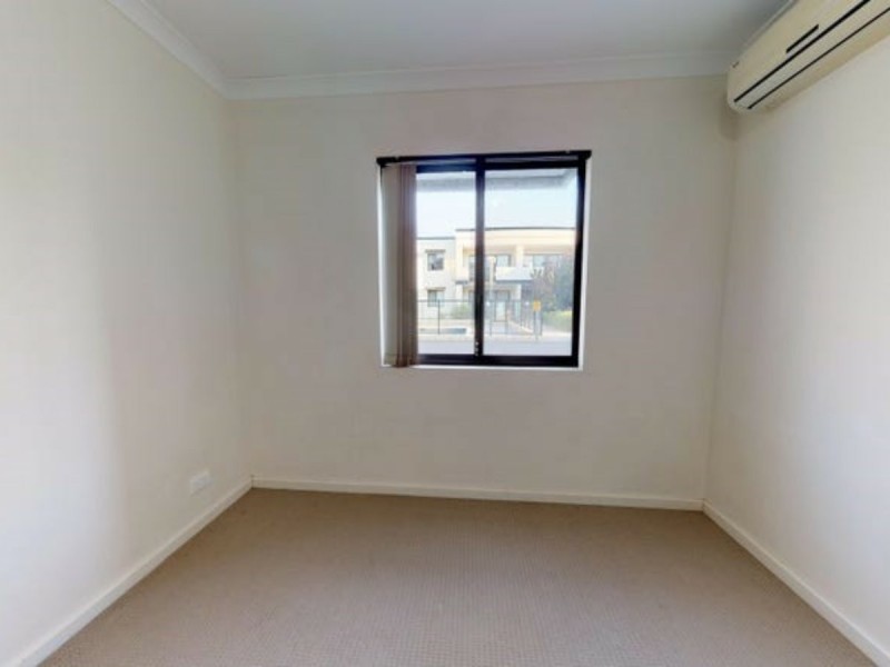 14/5 Eastleigh Loop, Currambine WA 6028