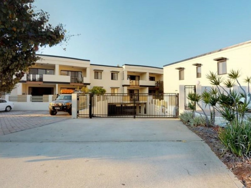 14/5 Eastleigh Loop, Currambine WA 6028