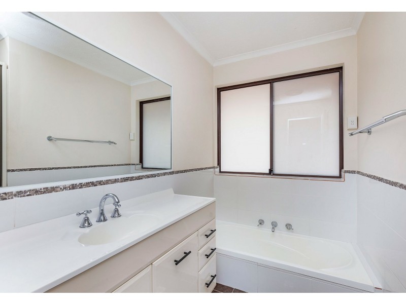 121 Warrandyte Drive, Craigie WA 6025