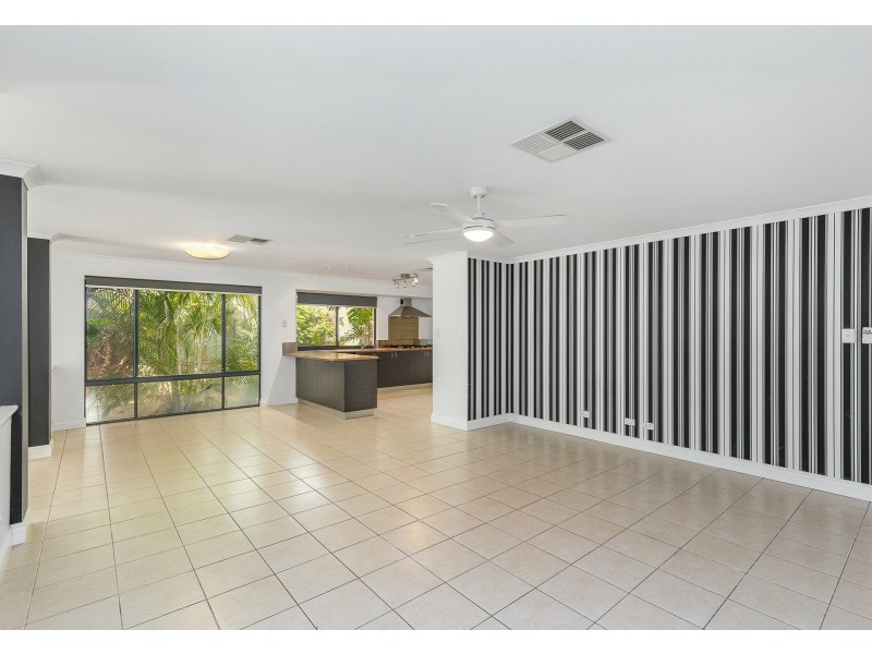 27 Sugarloaf Close, Merriwa WA 6030