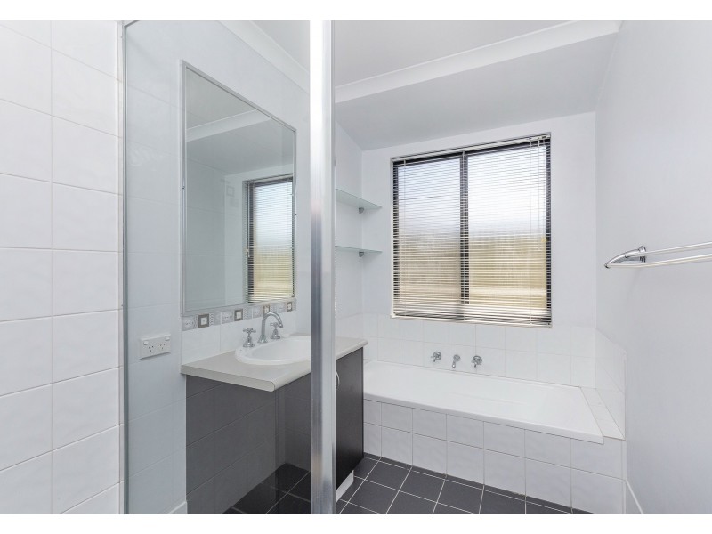 27 Sugarloaf Close, Merriwa WA 6030