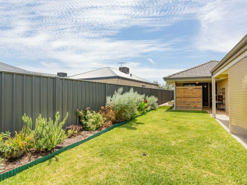 110 Joseph Banks Boulevard, Banksia Grove WA 6031