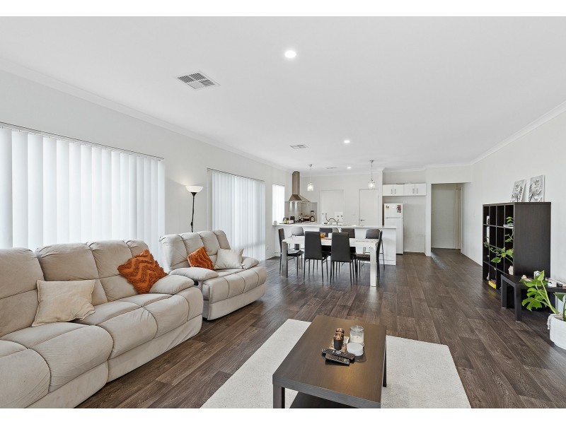 31 Dragonfly Road, Banksia Grove WA 6031