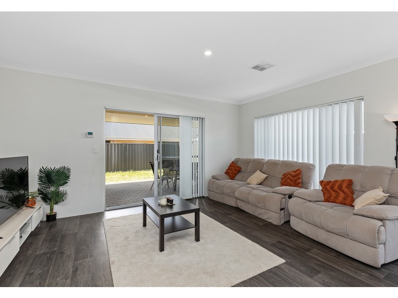 31 Dragonfly Road, Banksia Grove WA 6031