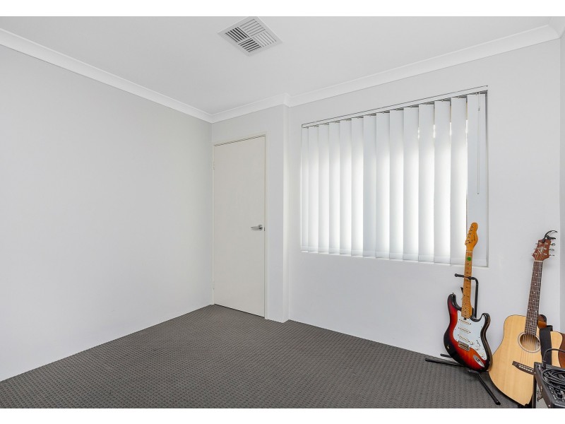 31 Dragonfly Road, Banksia Grove WA 6031