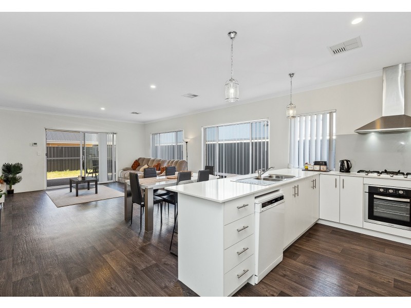 31 Dragonfly Road, Banksia Grove WA 6031