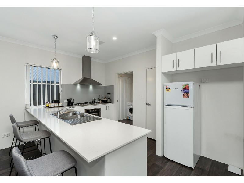 31 Dragonfly Road, Banksia Grove WA 6031