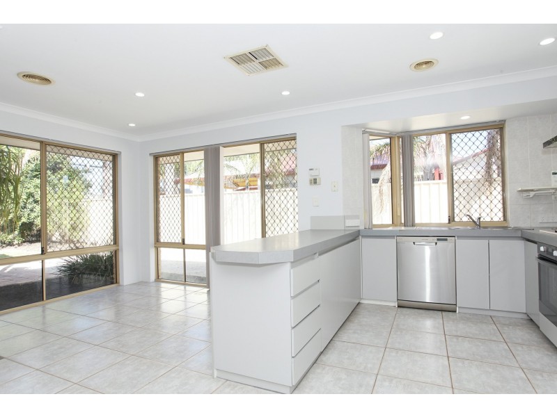 6 Lae Court, Ballajura WA 6066