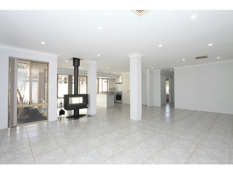 6 Lae Court, Ballajura WA 6066