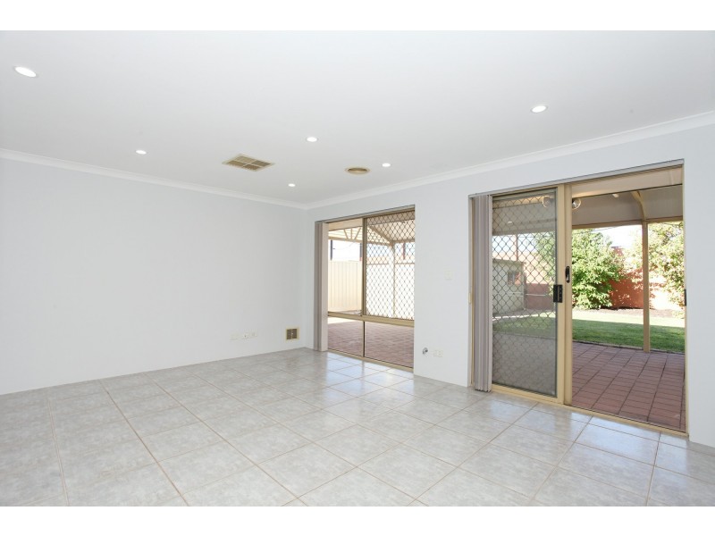 6 Lae Court, Ballajura WA 6066