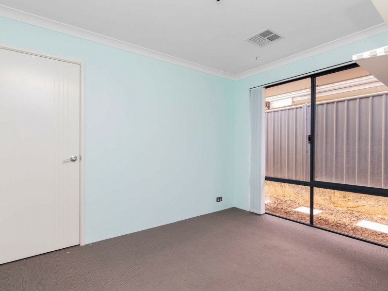 8 Garigal Street, Yanchep WA 6035