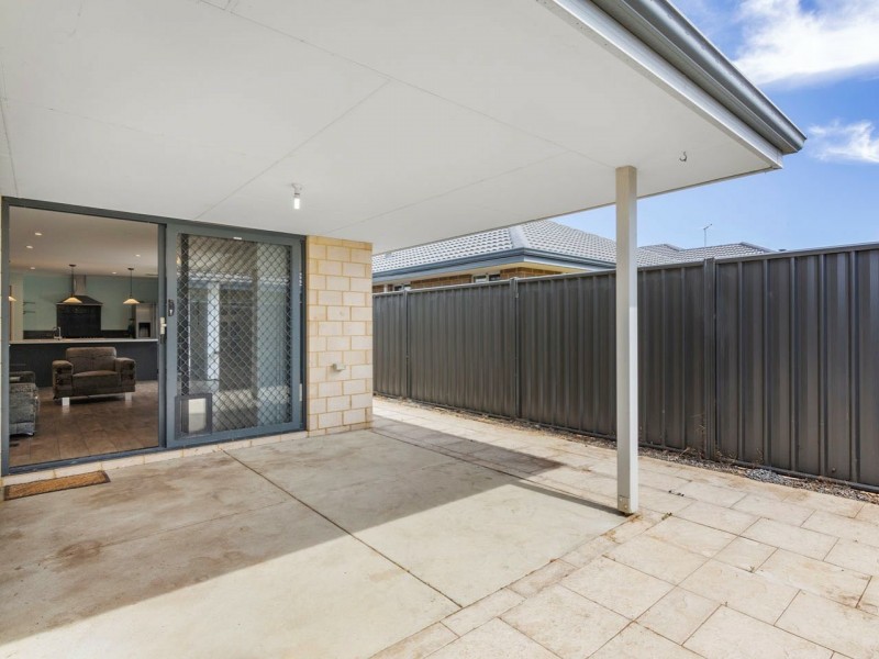 8 Garigal Street, Yanchep WA 6035