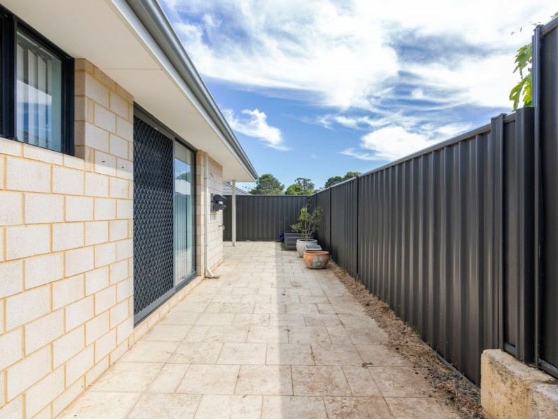 8 Garigal Street, Yanchep WA 6035
