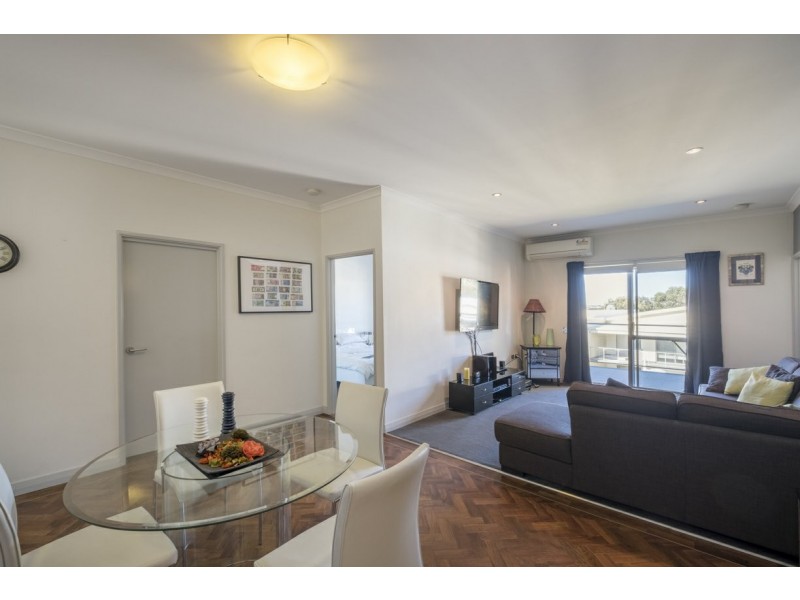 22/88 Lakeside Drive, Joondalup WA 6027