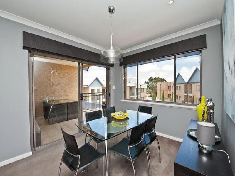 27/27 Piccadilly Circle, Joondalup WA 6027