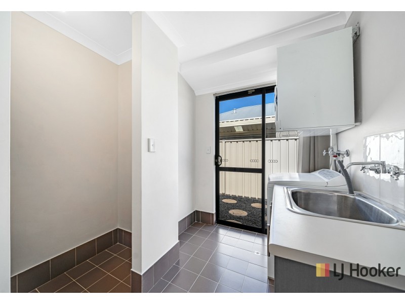 4 Nasidi Place, Sinagra WA 6065